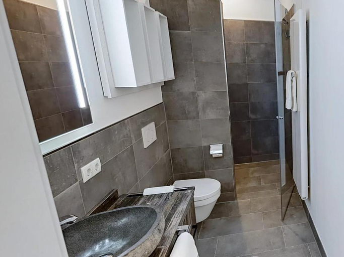 Bathroom 3, Boardinghouse Emden, Emden
