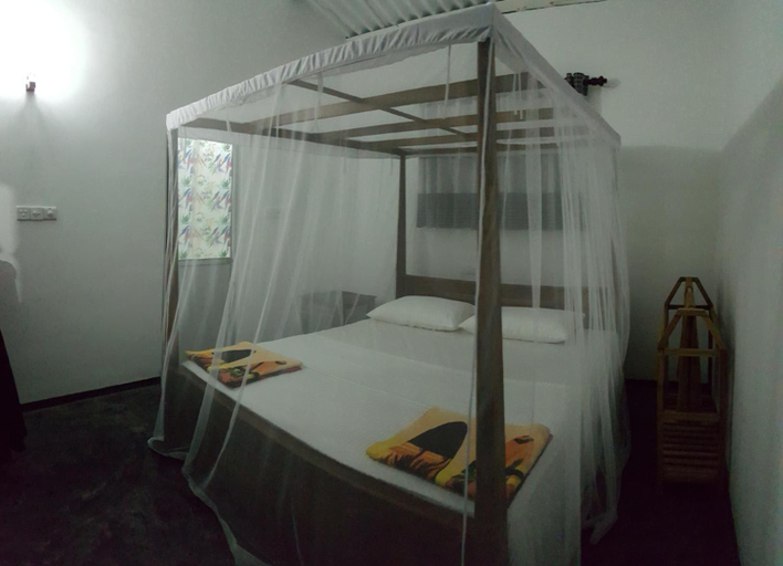 Bedroom 2, drongo place, Dickwella