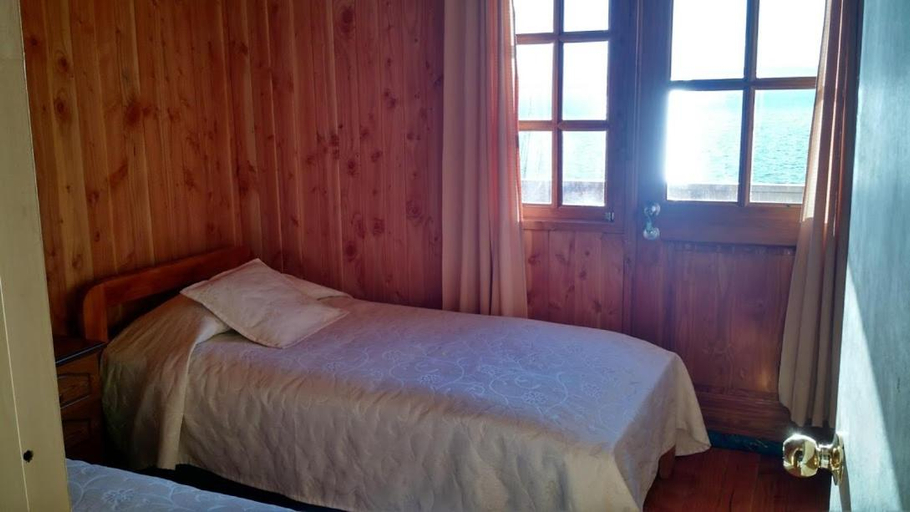 Others 5, Cabanas Regina, Cautín