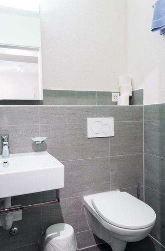 Bathroom, Hitrental Altstetten Apartments, Zürich