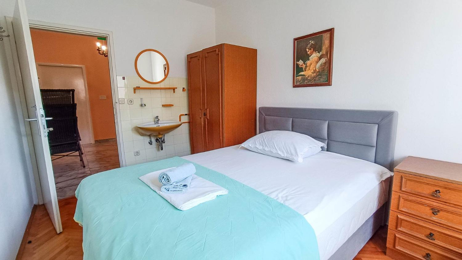 Others 4, Apartments Ines - 15 meters from the beach, Baška Voda