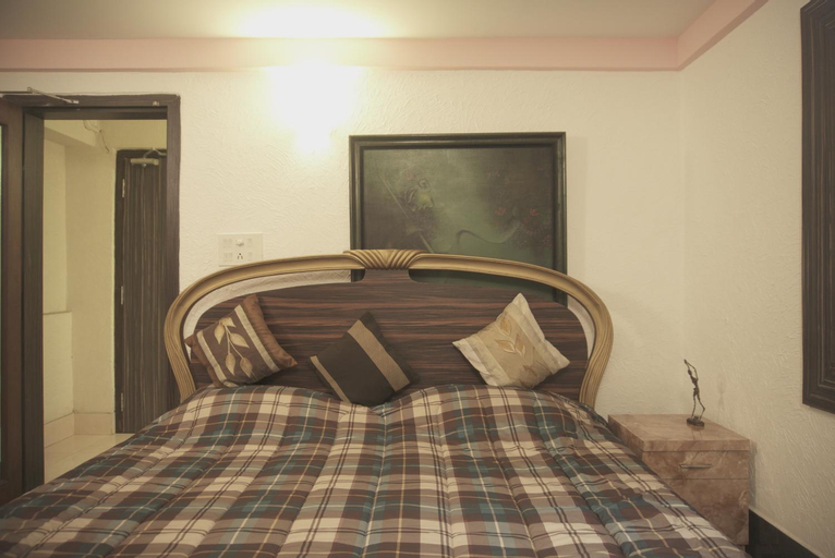 Reena's Lodge, Kolkata
