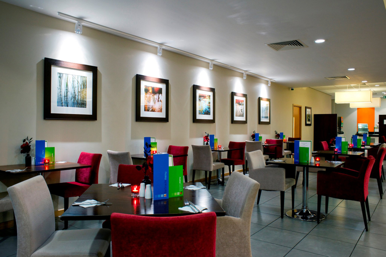 Food & Drinks 5, Holiday Inn Express ROTHERHAM - NORTH by IHG, Barnsley