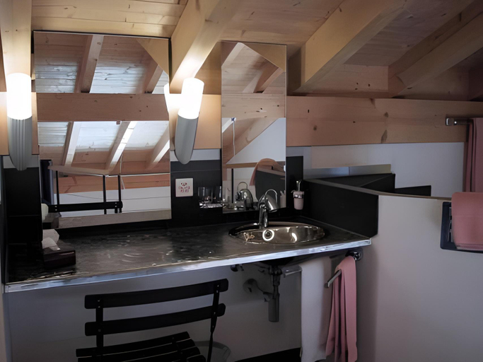 Bathroom 3, Schnider Bed&Breakfast und Cafe, Surselva
