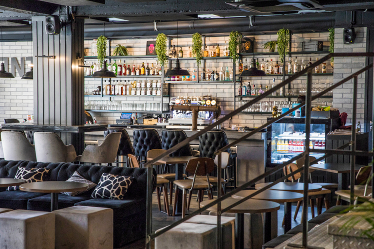 Food & Drinks 2, Block Hotel