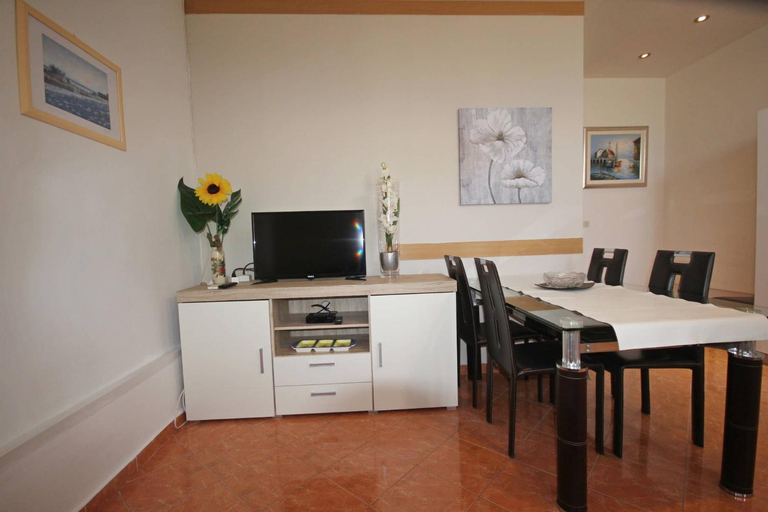 Food & Drinks 5, Family Apartment Mirela Borik, Zadar