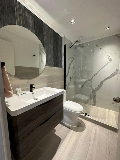 Bathroom 3, La Blanca Hotel, Valparaíso