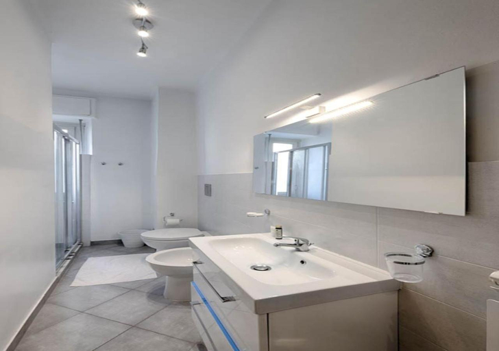 Bathroom 3, APARTMENT LINGOTTO AP3, Torino