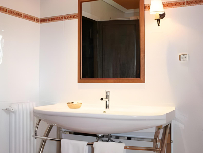 Bathroom 4, Hotel Rural Spa & Wellness Hacienda Los Robles, Madrid