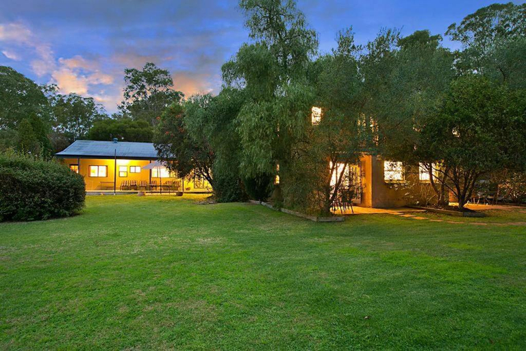 Exterior & Views 1, Chez Vous French Farmhouse Villa 3!, Cessnock