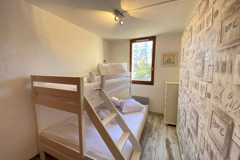 Bedroom 2, 06BF - 7-person apartment facing the slopes, Alpes-Maritimes