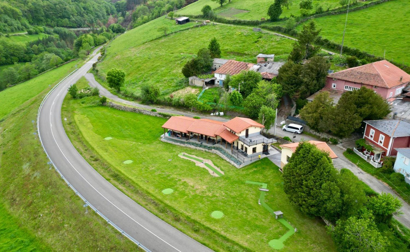 Others 4, Albergue Los Hospitales, Asturias