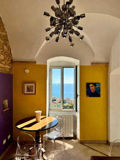 Others 5, Le stanze sul mare, Savona
