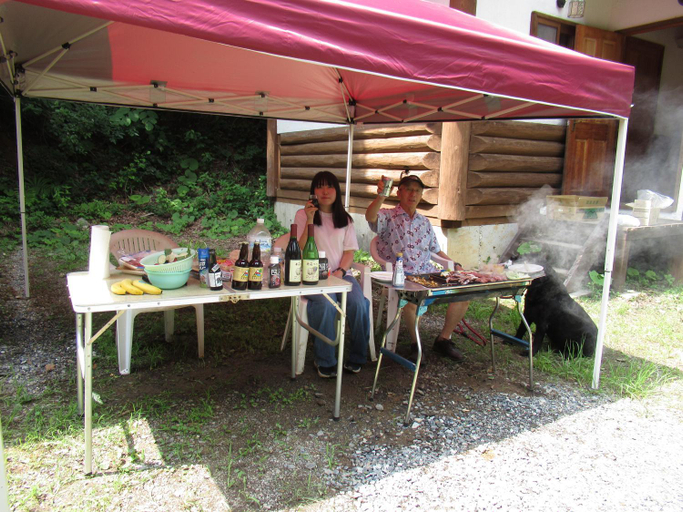 Food & Drinks, Bell Cottage Village, Otari