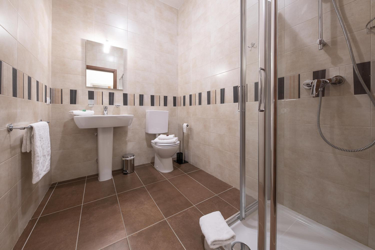 Bathroom 11