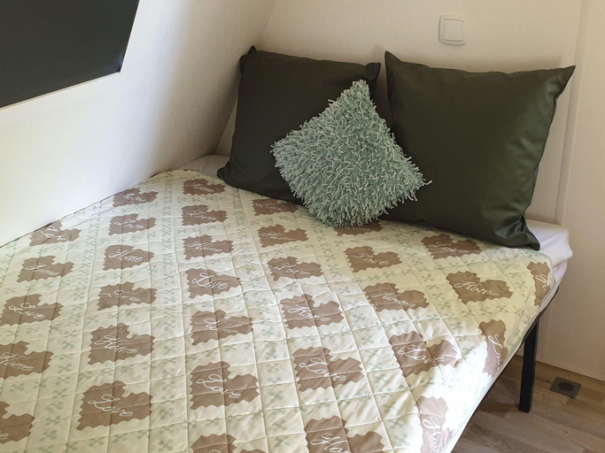 Bedroom 4, Glamping Lodge in the Ardennes, Namur