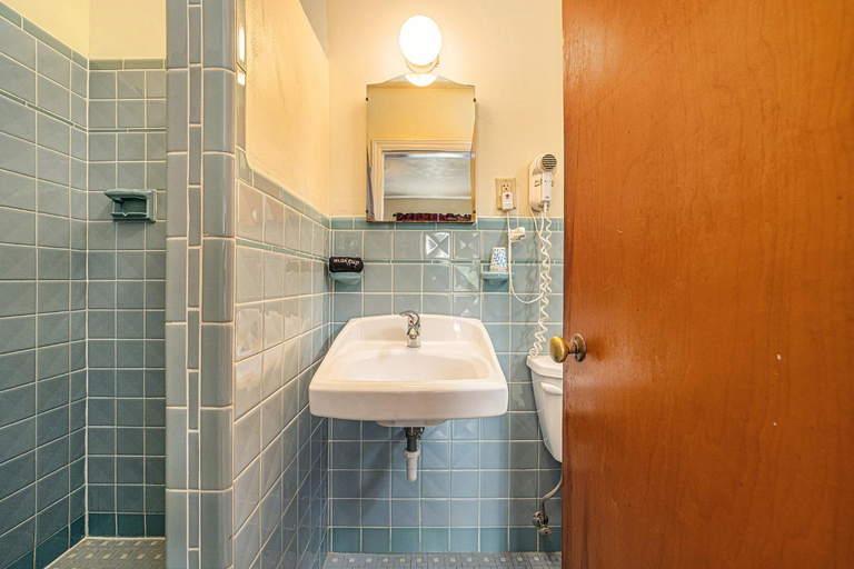 Bathroom 4, Jensen's RV Park and Motel, Allegan