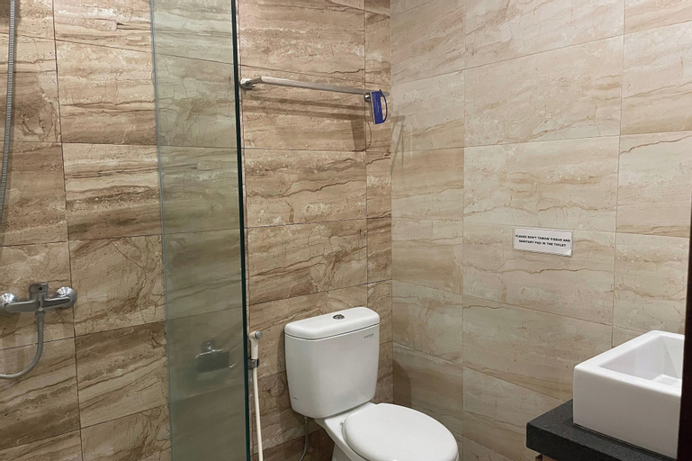 Bathroom 9