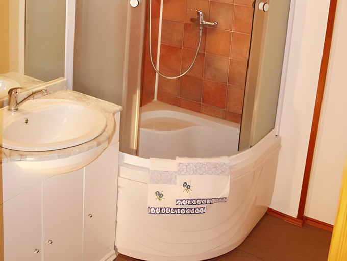 Bathroom, Penzion Pod Vapenkami, Skalica