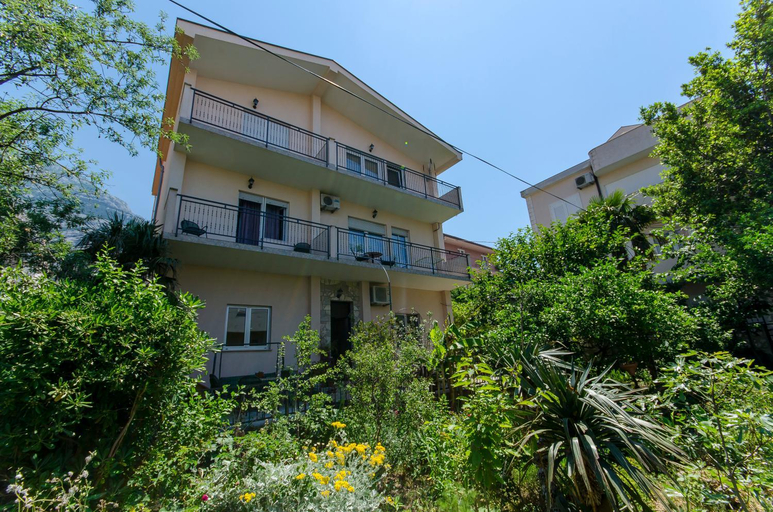 Exterior view 4, House Kovacevic, Makarska