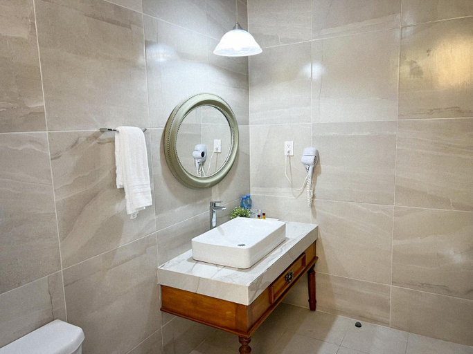Bathroom 4, Hotel Fundadores, Valladolid