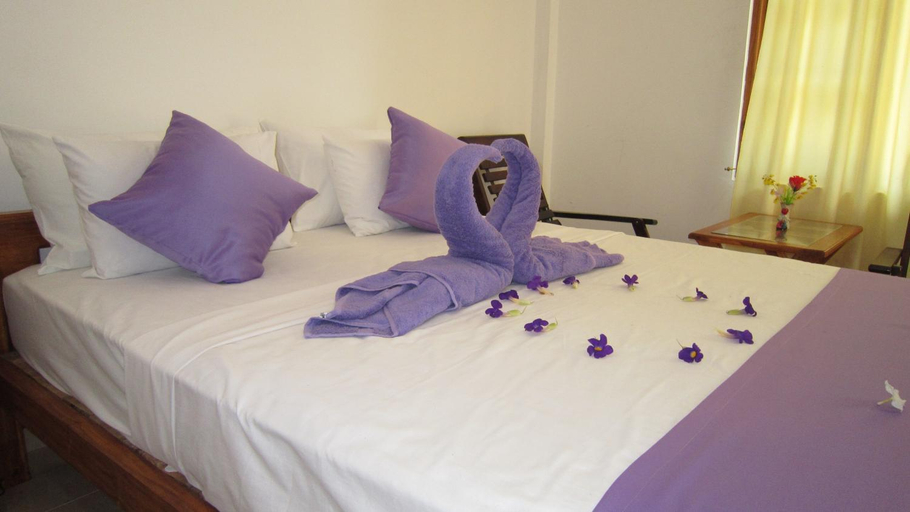 Bedroom 2, Hotel Gayan's, Thanamalvila