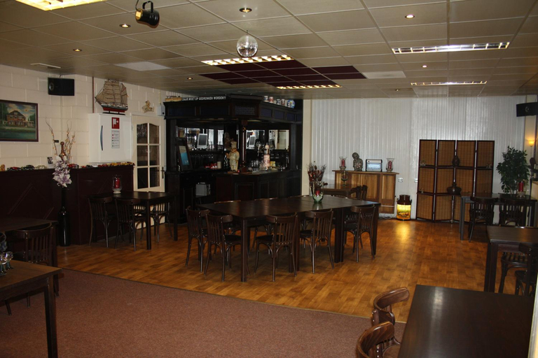 Food & Drinks 5, Hotel Cafe Restaurant Snackbar Beerzerveld, Ommen