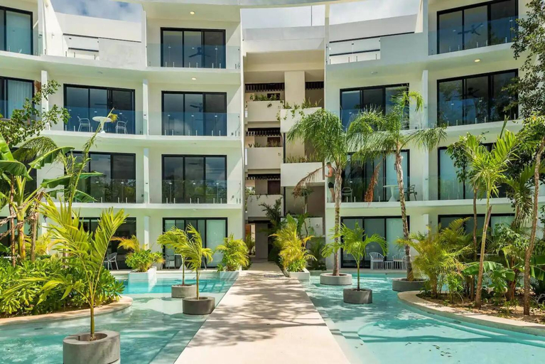 Others 3, Central Park Lagunas - Luxury Modern Condo with Kitchen, Cozumel