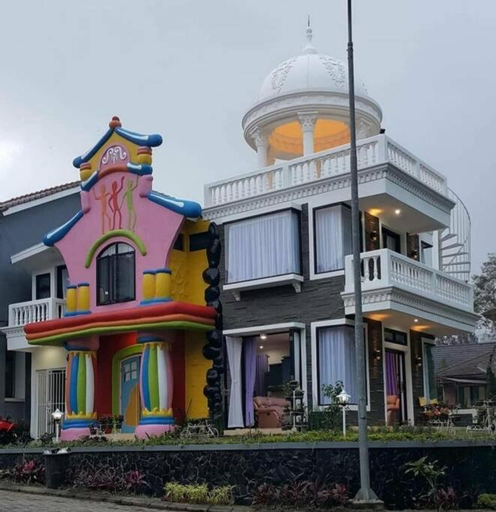 Exterior & Views 1, Villa Numismatik. Penginapan Unik yang Asri Alami, Cianjur