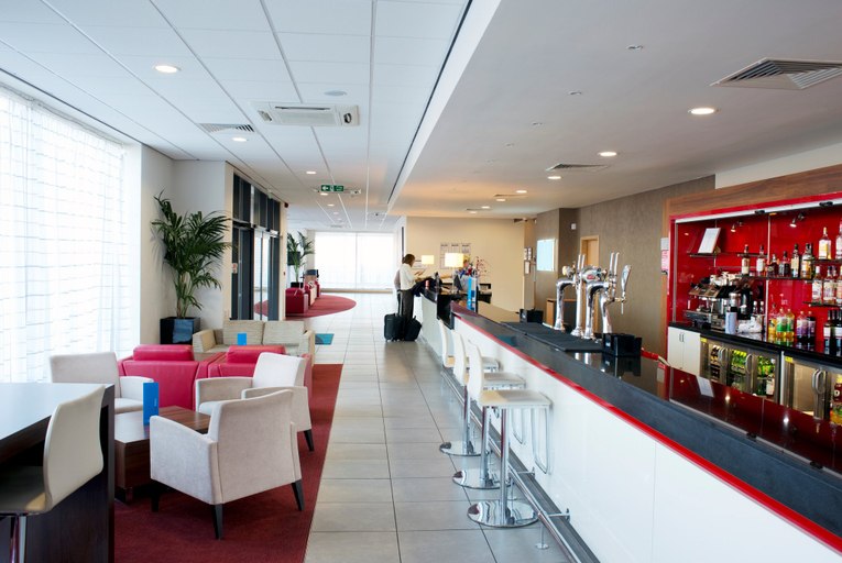 Food & Drinks 4, Holiday Inn Express ROTHERHAM - NORTH by IHG, Barnsley