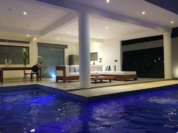 Swimming Pool 2