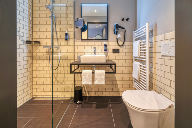 Bathroom, Nyce Hotel Ulm, Trademark Collection By Wyndham, Ulm