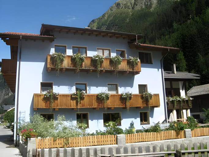 Others 4, Tirolerhof - Appartementhaus, Landeck