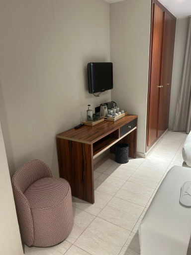 Bedroom 4, Hotel California, Barcelona