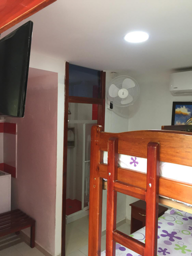 Others 4, Hostal Sarai, Pedernales