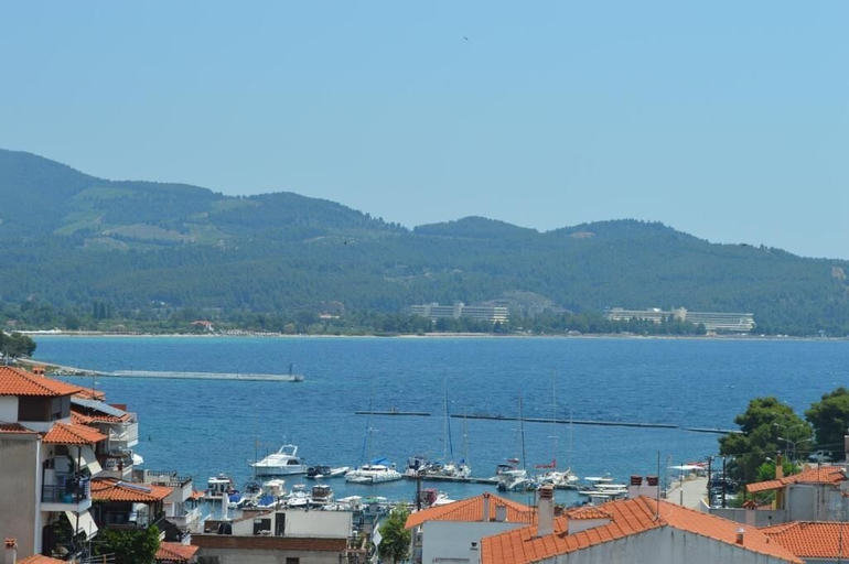 Others 4, Kamis Suite, Central Macedonia