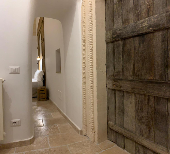 Others 5, Due forni affittacamere, Matera