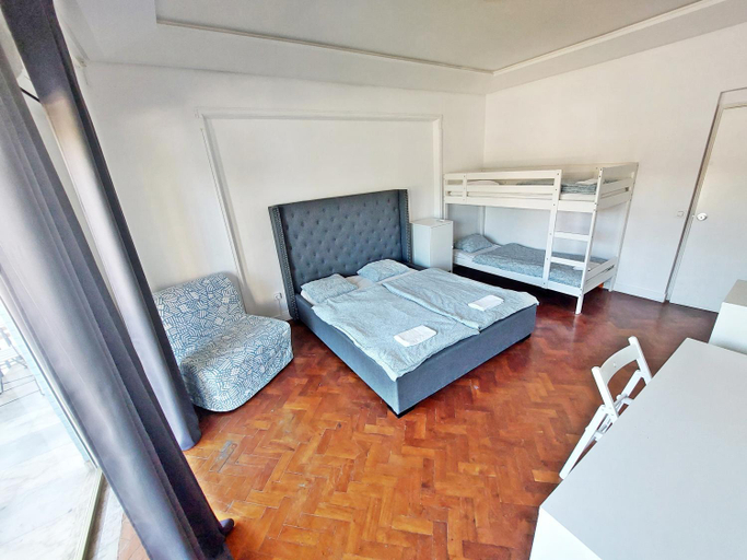 Others 3, Accomodation O B G Lisboa, Lisbon