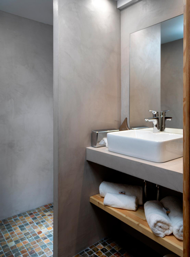 Bathroom 4, Hotel du Golf, Isère