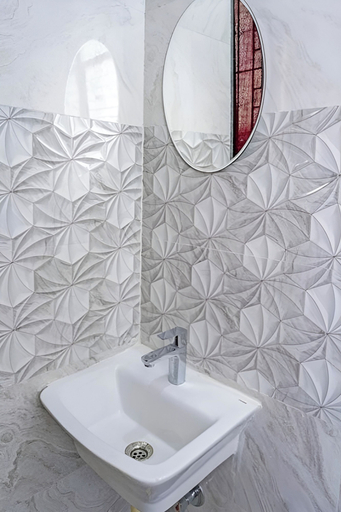 Bathroom 3, Hotel Gargi Galaxy, Pune