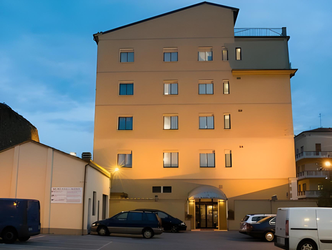 Others 2, Hotel Milano, Pistoia