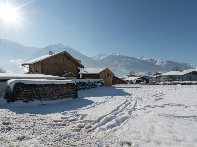 Others 4, Chalet in Piesendorf near Ski Slopes, Zell am See