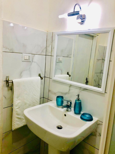 Bathroom 2, COMFORT INN ROMA TERMINI, Rome
