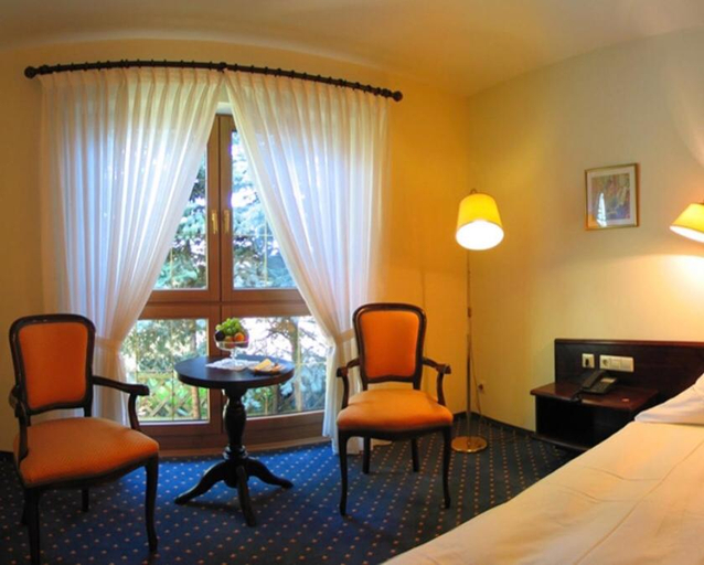 Bedroom 2, Hotel Waldhaus, Rastatt