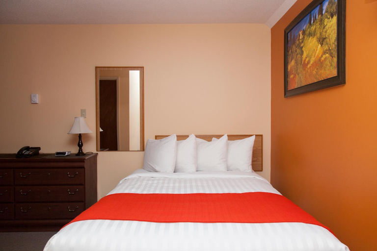 Others 4, Hotel Robin Hood, Division No. 6