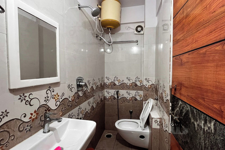 Bathroom 4, Krishna Stay Inn, Bangalore