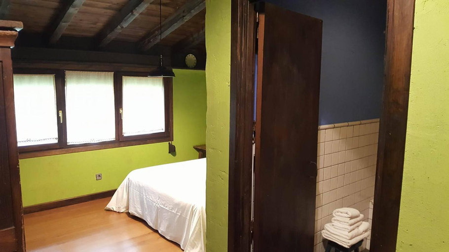 Others 4, Hostal Itzalargikoborda, Navarra