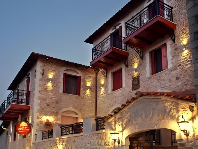 Exterior & Views
