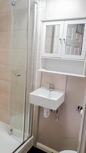 Others 2, Mimi's Private Compact and Cozy Ensuite, Sandwell