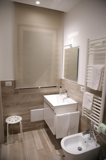 Bathroom 2, B&b Antigua, Bari
